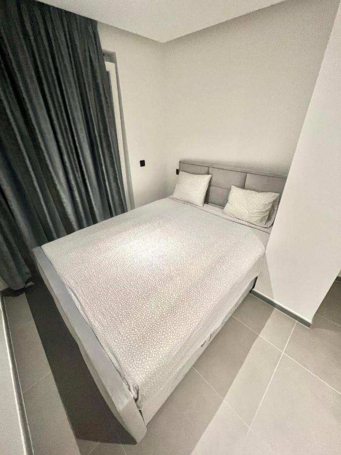 Luxury Brand New Apartment Bryssel Exteriör bild