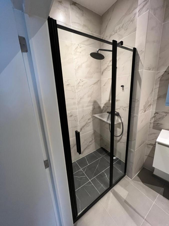 Luxury Brand New Apartment Bryssel Exteriör bild